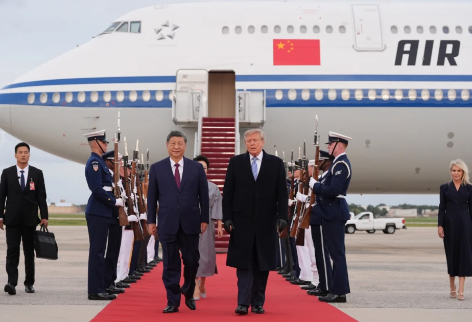 Xi lands in U.S. for state visit, greeted by Trump at airport