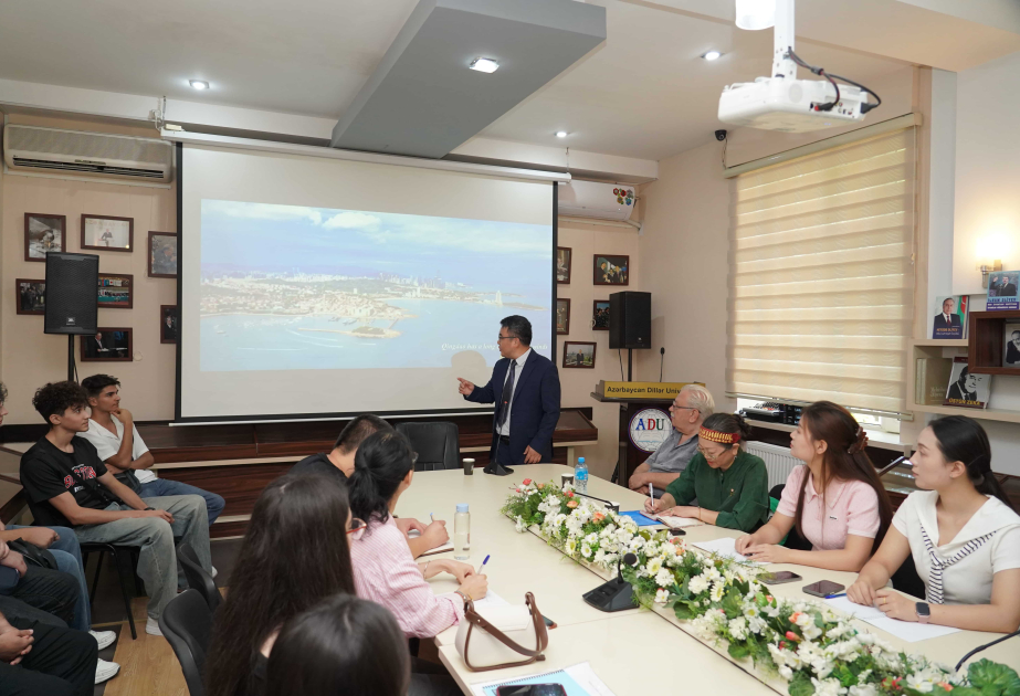 山东科技大学国际交流学院院长范志坚访问阿塞拜疆语言大学孔子学院