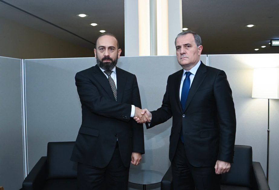 Azərbaycan və Ermənistan XİN başçıları sülh gündəliyini və nəqliyyat əlaqələrinin açılmasını müzakirə ediblər