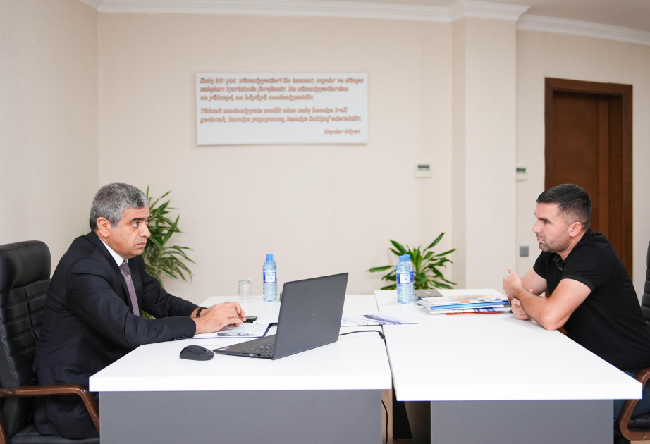 Nazir Anar Əliyev Qusarda vətəndaş müraciətlərini dinləyib