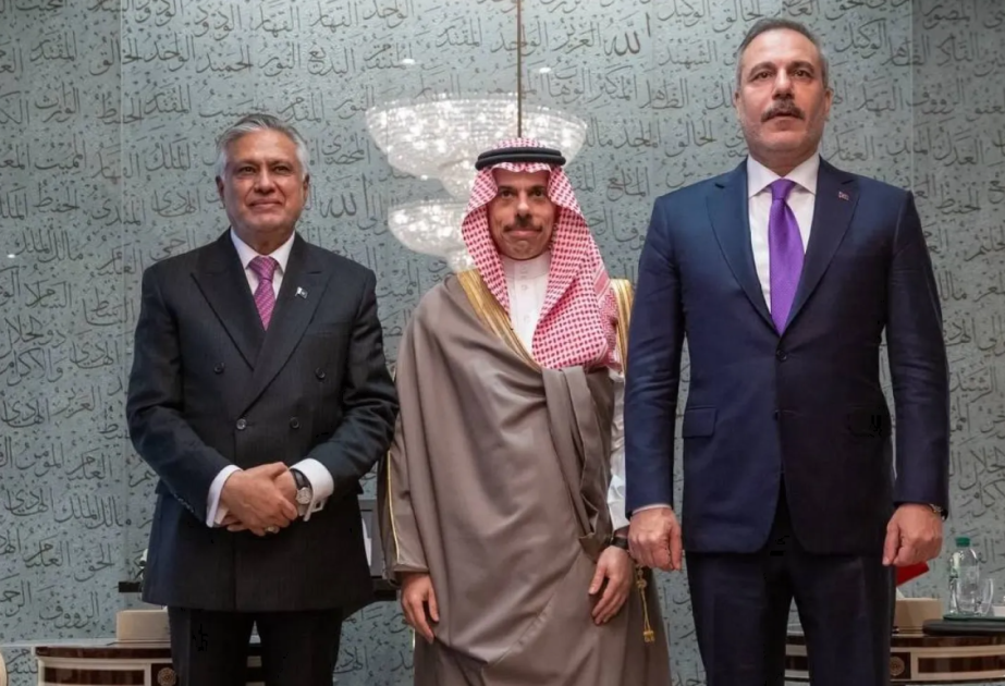 Mecca defense pact ministers discuss urgent meeting to support Saudi Arabia