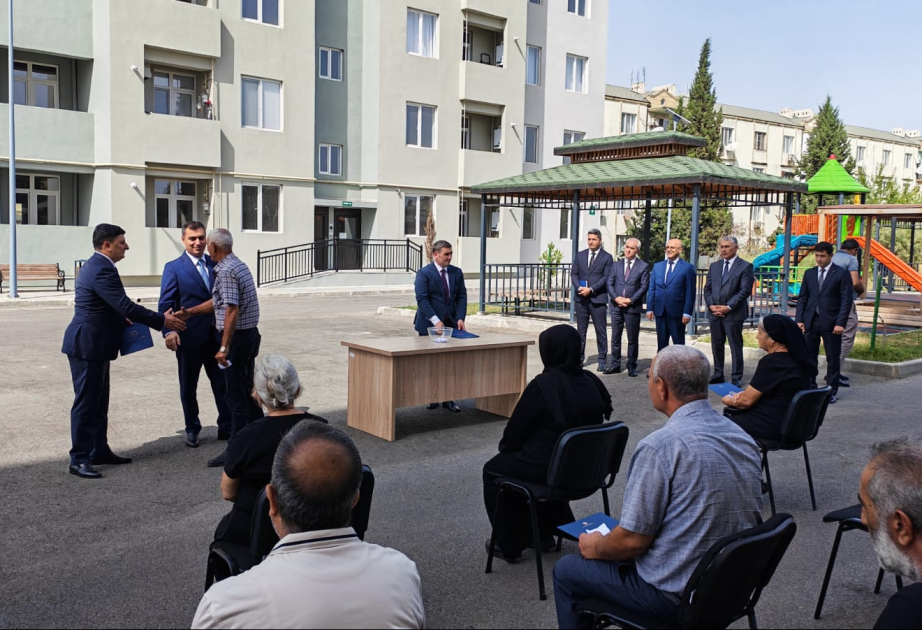 Yevlaxda şəhid ailələri və müharibə ilə əlaqədar əlilliyi olan şəxslərə mənzillər verilib VİDEO