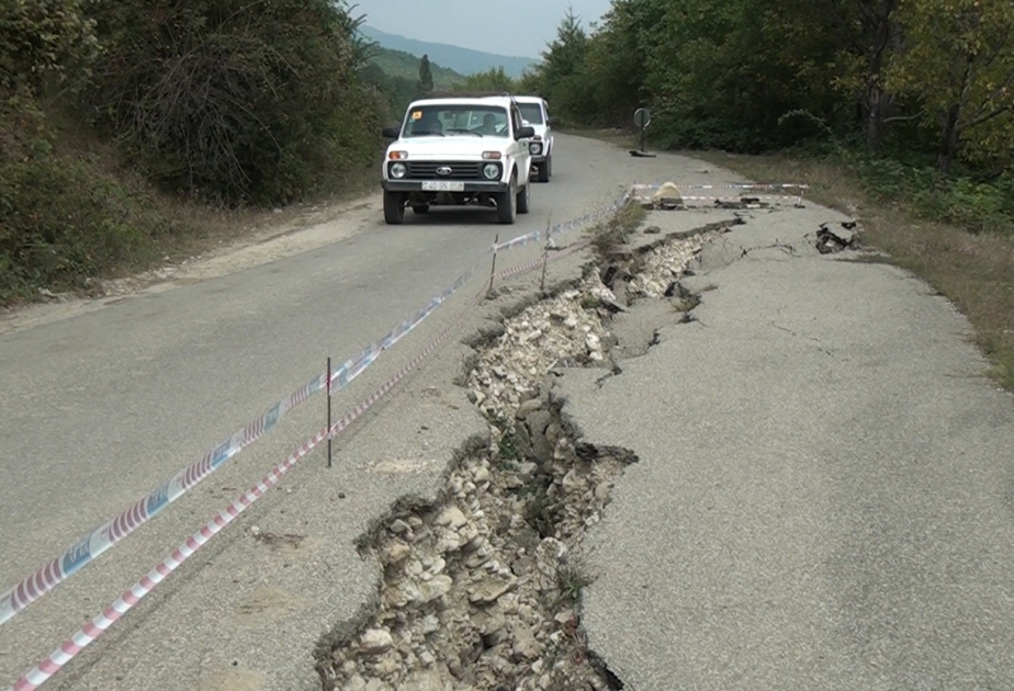Оползень в Губе затруднил движение на дороге Рустов-Ханегах ВИДЕО