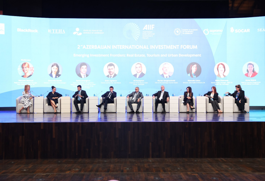 Daşınmaz əmlak, turizm və şəhər inkişafı üzrə investisiya imkanlarına dair müzakirələr aparılıb - panel sessiya