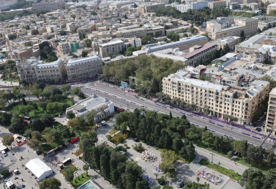 В Баку восстановлено движение транспорта на улицах, где проводилась «Формула-1»
