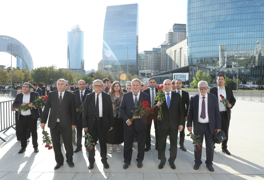 Elmi ictimaiyyətin nümayəndələri şəhidlərimizin xatirəsini ehtiramla anıblar