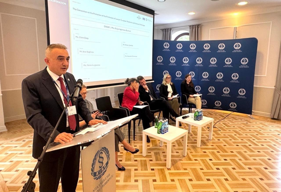 Vəkillər Kollegiyasının sədri Polşada vəkillik peşəsinin müstəqilliyinin təminatları barədə çıxış edib