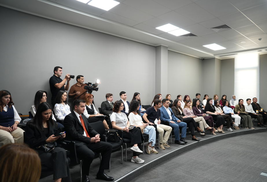 Ali təhsil və tədqiqat müəssisələrinin nümayəndələrinə SosialLab müsabiqəsinin şərtləri barədə məlumat verilib
