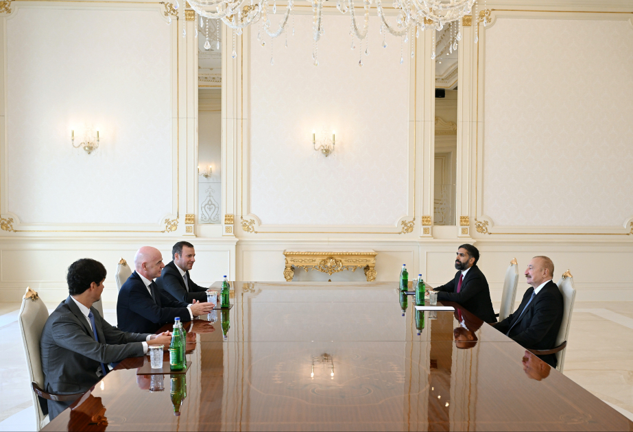 Prezident İlham Əliyev FIFA-nın prezidentini qəbul edib