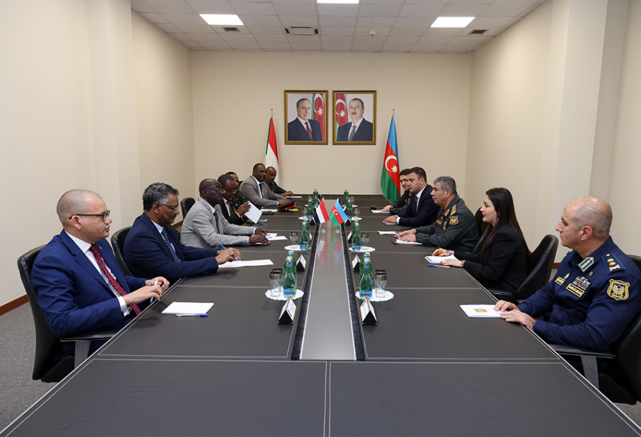 Azərbaycan və Sudan arasında hərbi-texniki əməkdaşlıq məsələləri müzakirə edilib