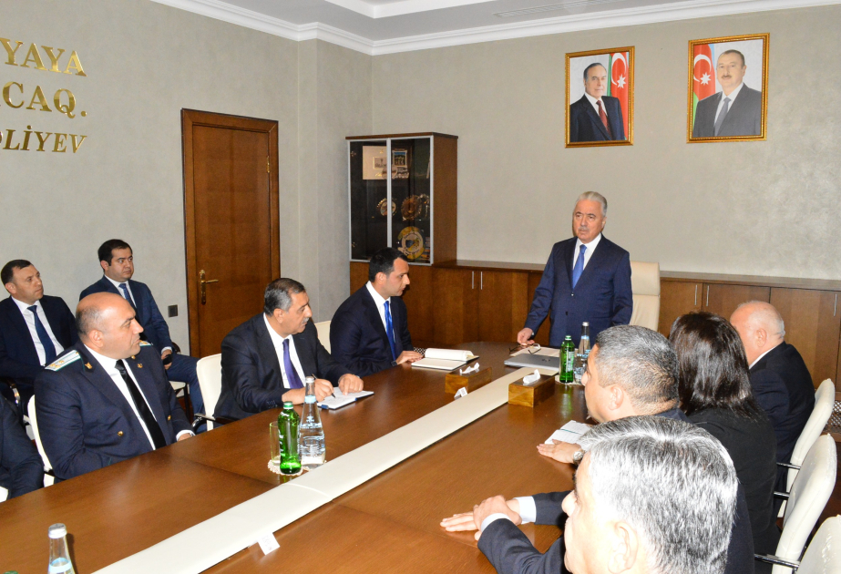 Naftalan Şəhər İcra Hakimiyyətinin başçısı kollektivə təqdim olunub