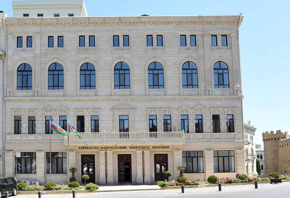 Konstitusiya Məhkəməsi Plenumunun iclasında rayon məhkəməsinin müraciəti əsasında qərar qəbul edilib