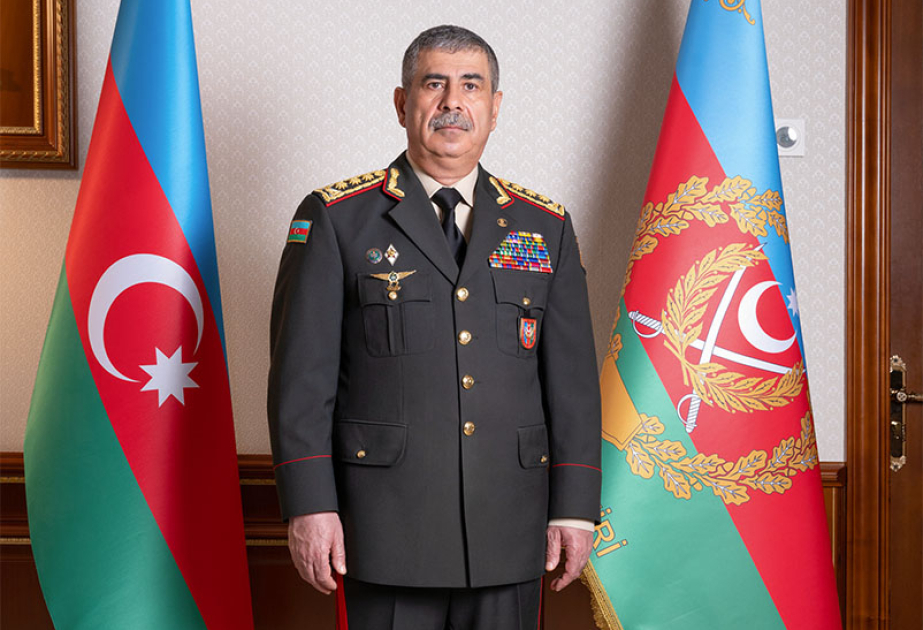 Müdafiə naziri: Sərgilər həm də yeni əməkdaşlıq imkanlarının müəyyənləşdirilməsinə xidmət edir