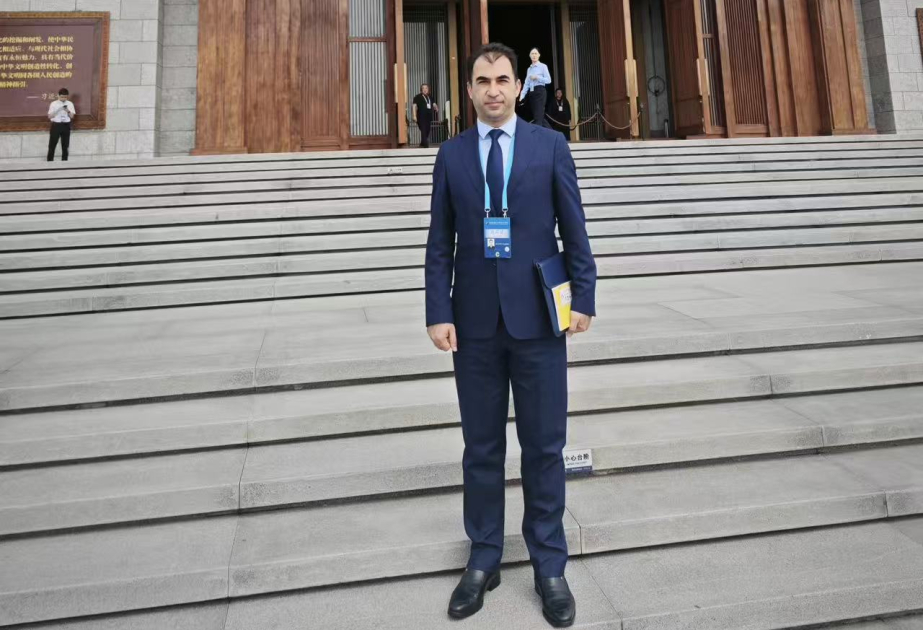 Azərbaycanlı alim Çində beynəlxalq forumda Konfutsinin pedaqoji düşüncələrindən danışıb