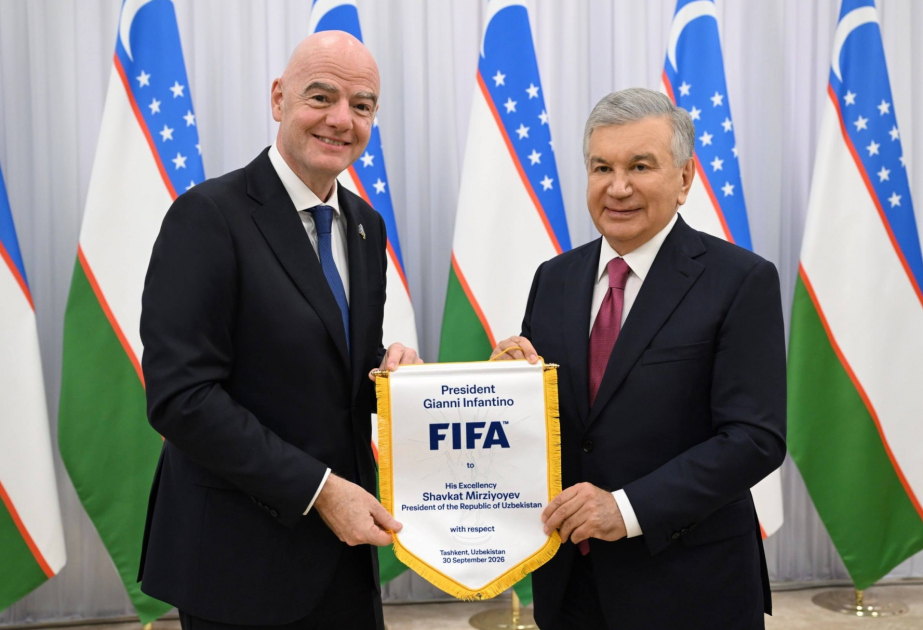 Şavkat Mirziyoyev FIFA prezidenti ilə Azərbaycan və Özbəkistanda keçiriləcək dünya çempionatını müzakirə edib