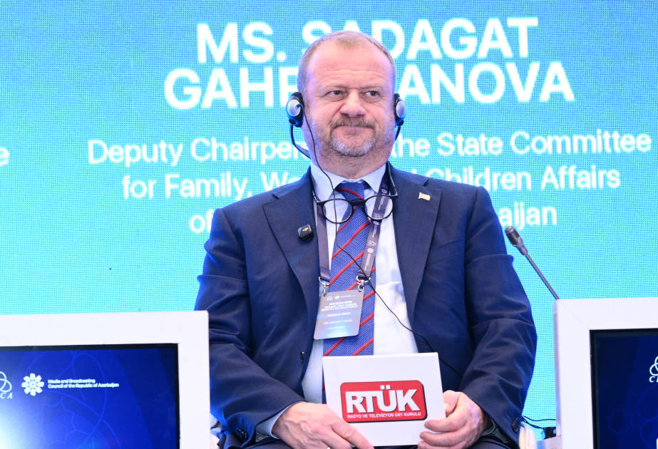 Mehmet Daniş: Etimad mühitinin yaradılmasında medianın məsuliyyəti ön plandadır