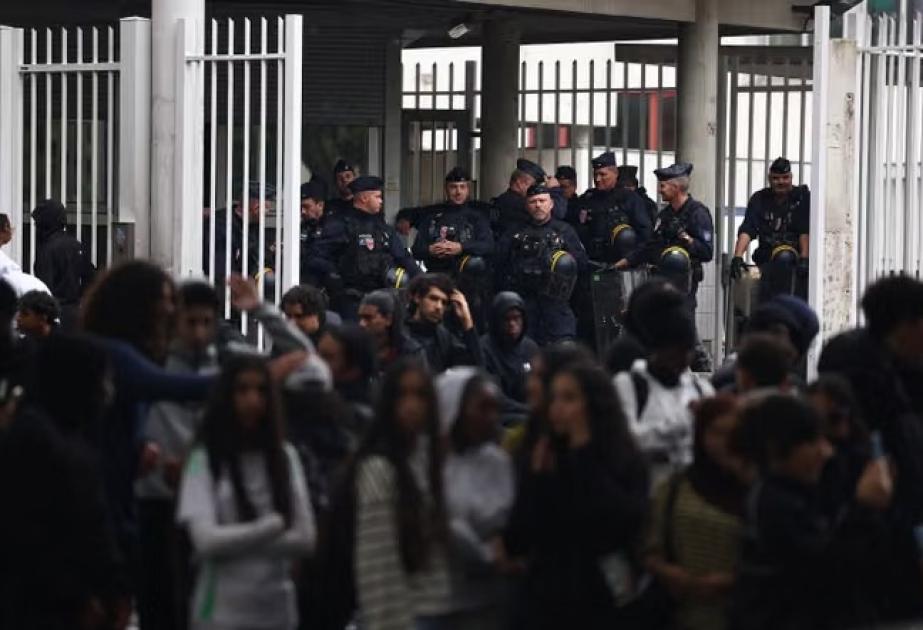 Fransada lisey şagirdlərinin aksiyaları genişlənir: 625 nəfər saxlanılıb