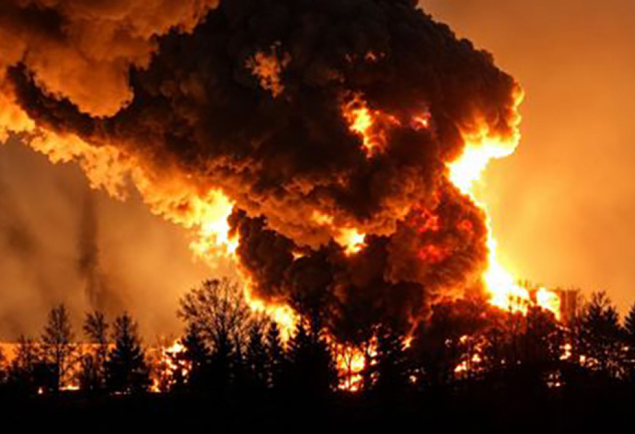 Украина поразила нефтяные объекты и военные цели РФ в пяти регионах и Черном море