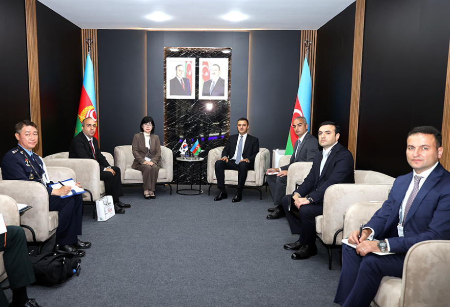 Baş direktor “ADEX 2026” sərgisində görüşlər keçirib