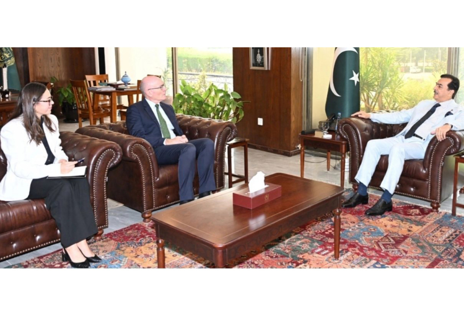 Gilani calls for stronger Pakistan-Australia parliamentary, bilateral ties