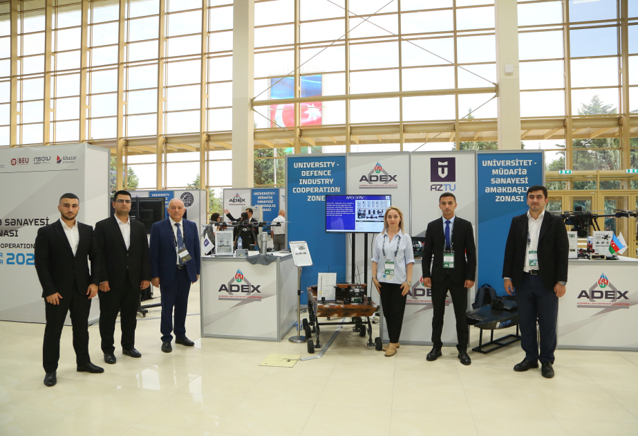 AzTU-nun rektoru “ADEX 2026” sərgisində universitetin stendini ziyarət edib