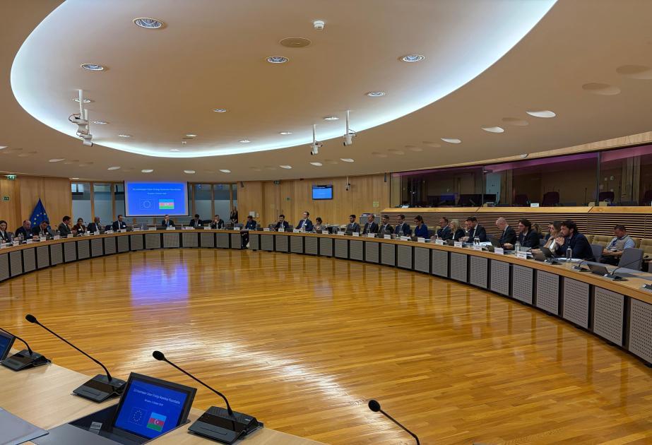European Commissioner: Azerbaijan pursuing ambitious plans to boost regional connectivity