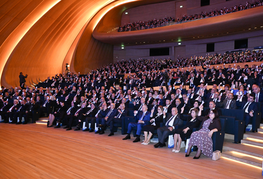 عقد المؤتمر العام الثامن لحزب أذربيجان الجديدة في باكو محدث