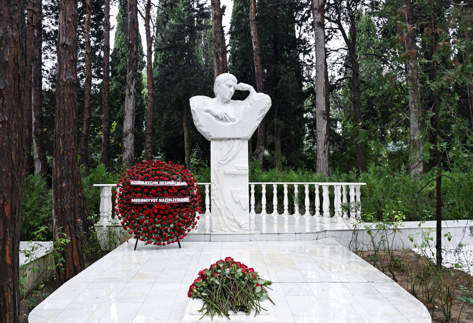 Почтена память Народного писателя Ильяса Эфендиева