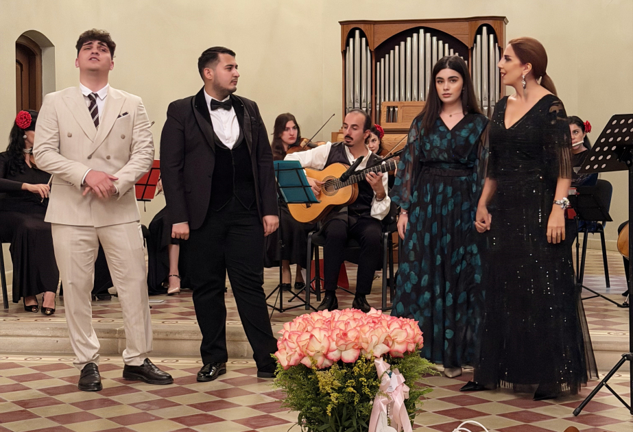 Internationales Opernfestival in historischer deutscher Lutherkirche in Schamkir