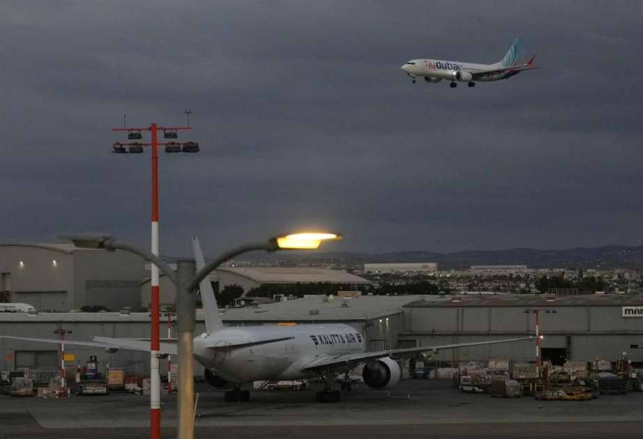 Media: “Flydubai” pilotu təyyarəni terminala çırpmağı planlaşdırıb