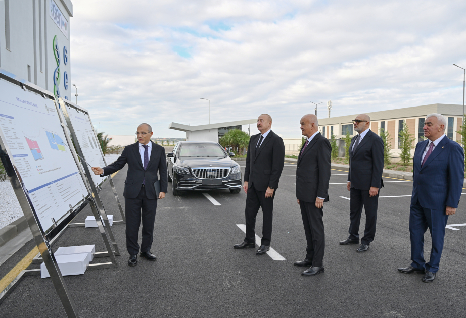 Le président Aliyev participe à l’inauguration d’une entreprise de production pharmaceutique au Parc industriel de Pirallahy