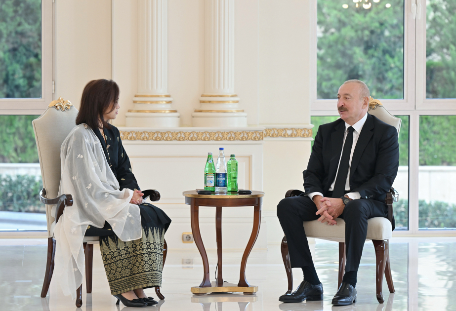 Präsident Ilham Aliyev empfängt neu ernannte Botschafterin Malaysias in Aserbaidschan