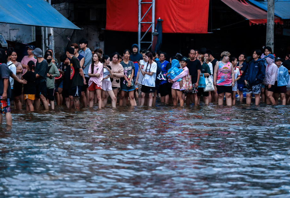Floods kill 31 in Thailand, waters recede in Bangkok