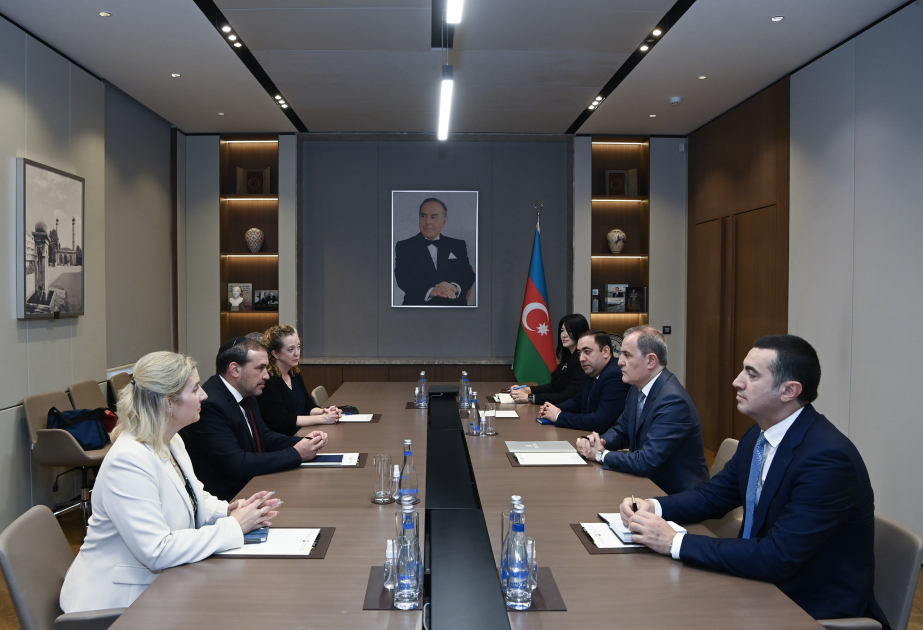 Ceyhun Bayramov ABŞ rəsmisini regional məsələlər barədə məlumatlandırıb