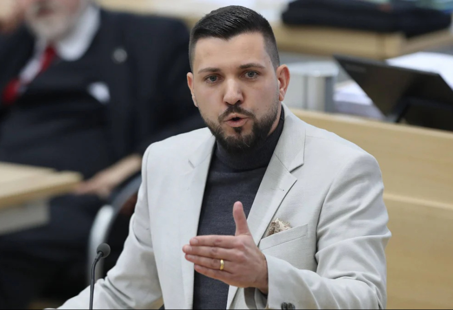 Almaniyada ilk dəfə AfD siyasətçisi əyalət parlamentinin sədri seçilib