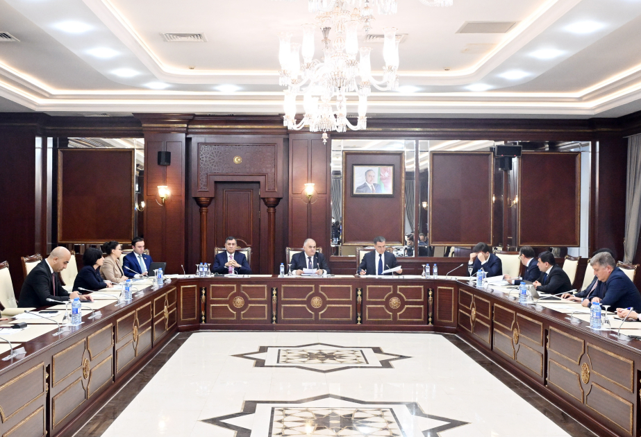Parlamentin Müdafiə, təhlükəsizlik və korrupsiya ilə mübarizə komitəsinin iclasında iki məsələ müzakirəyə çıxarılıb