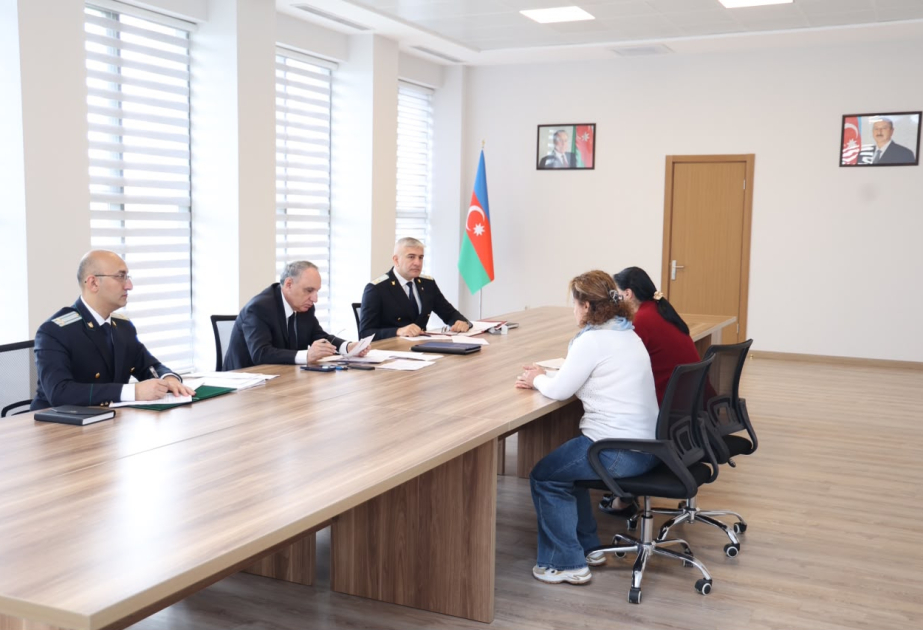 Baş prokuror Gəncədə vətəndaşların müraciətlərini dinləyib
