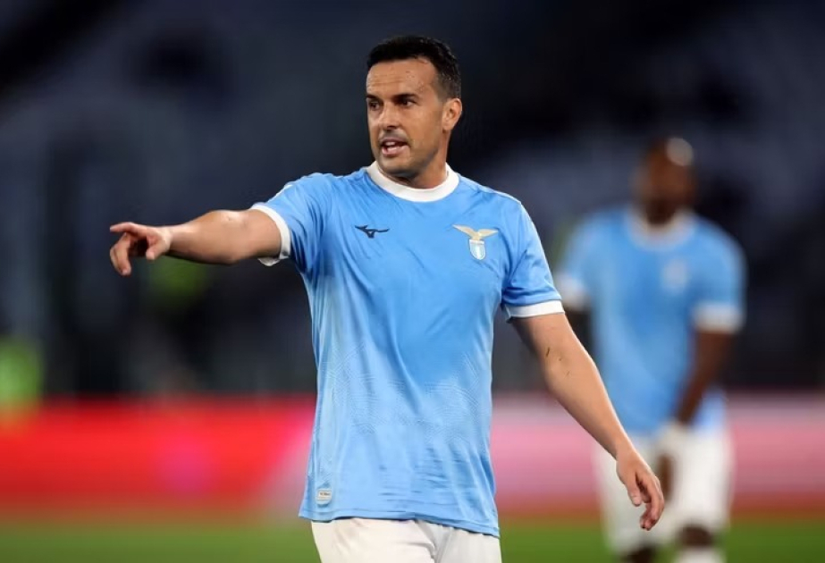 Dünya və Avropa çempionu olmuş futbolçu karyerasını bitirib