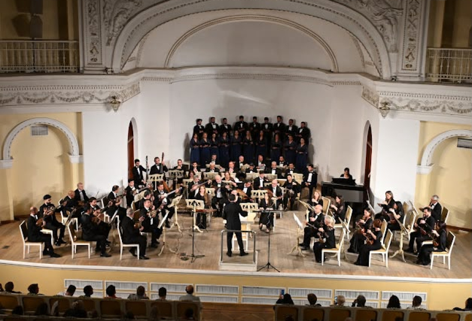 Cahangir Cahangirov sənətinin işığında möhtəşəm musiqi gecəsi