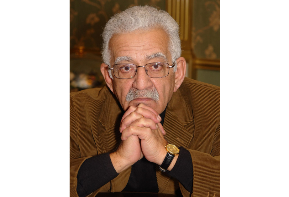 Səməd Vurğunun oğlu: Ola bilsin, Stalinlə söhbəti Səməd Vurğunu repressiyadan xilas edib