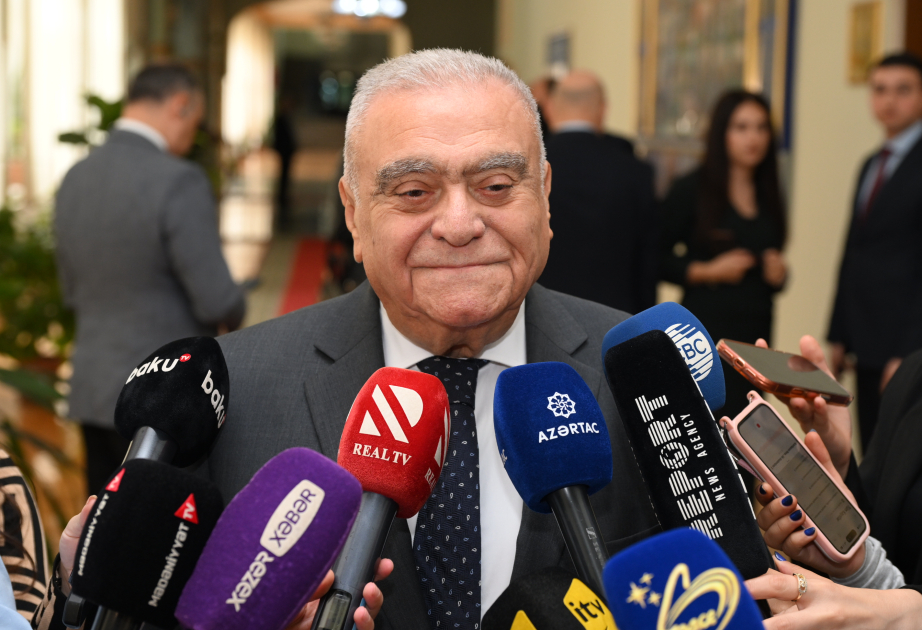 Urxan Ələkbərov: Yeni texnologiyaların tədrisində təqdim olunan dərsliyin əhəmiyyəti böyükdür
