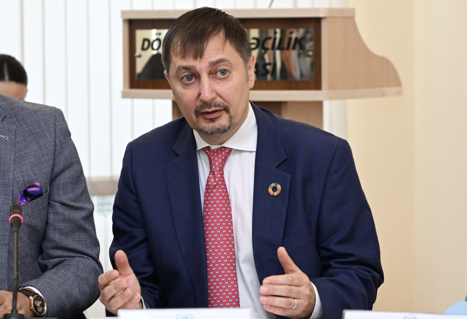 Dmitro Şlapaçenko: Təhsil gələcək nəsilləri inkişaf çağırışlarına hazırlayan əsas vasitədir
