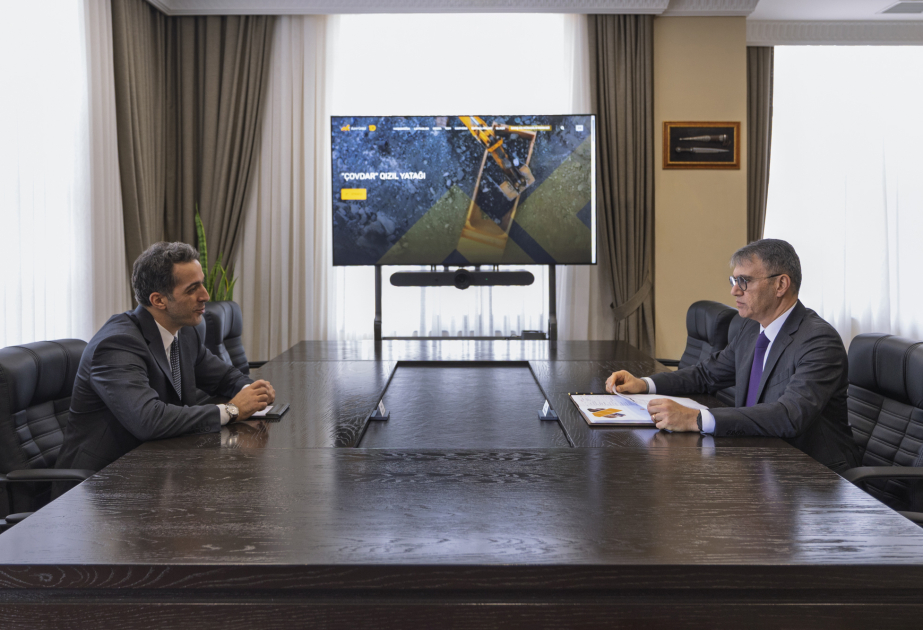 Chairman of Executive Board of “AzerGold” CJSC holds another meeting with winner of 5th “Yüksəliş” competition