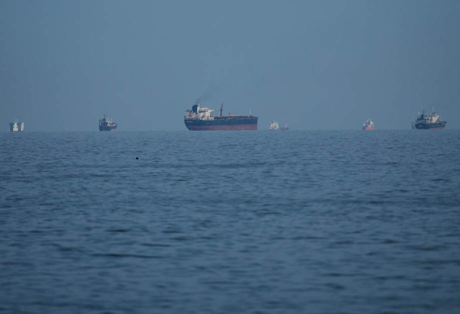 Hörmüz boğazında bir neçə tanker minaya düşüb