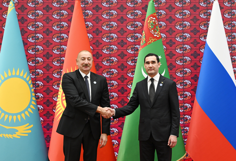Prezident İlham Əliyev MDB Dövlət Başçıları Şurasının iclasında iştirak etmək üçün “Avaza” Kompleksinə gəlib