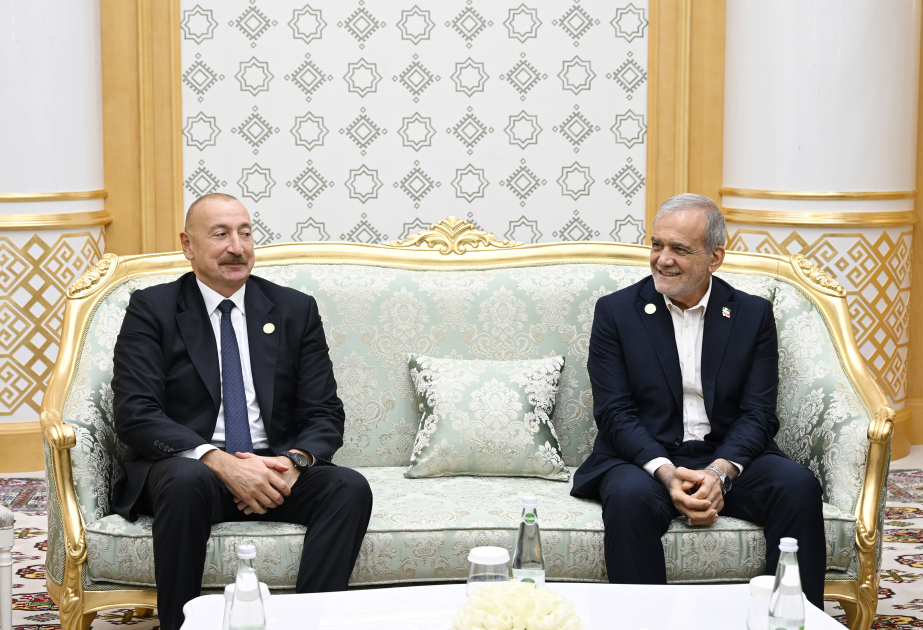 President Ilham Aliyev met with President of Iran in Turkmenbashi