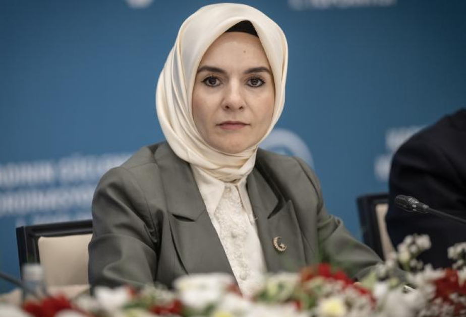 Türkiyəli nazir 15-18 yaşarası yeniyetmələrin sosial media hesablarının bağlanacağını bildirib