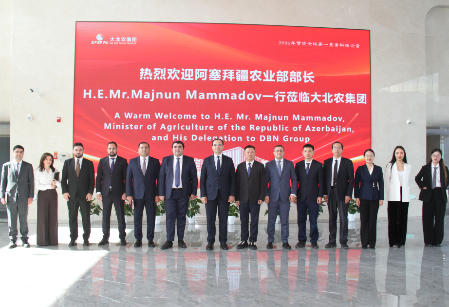 Aserbaidschans Landwirtschaftsminister besucht China