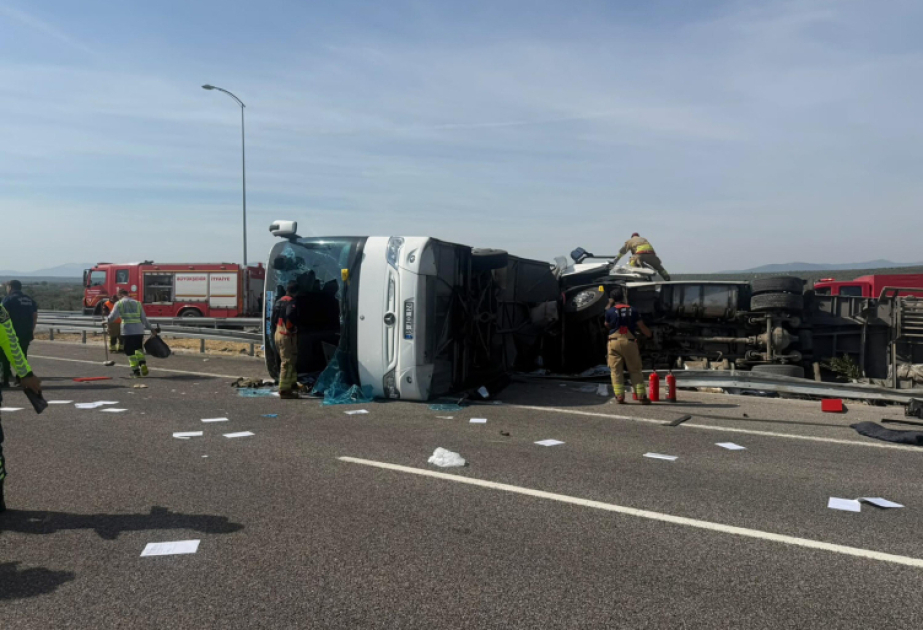 Türkiyədə dəhşətli yol qəzası: 11 nəfər ölüb, 27 nəfər yaralanıb