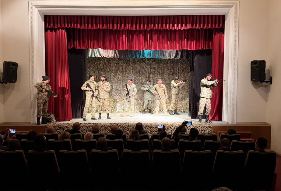 Naxçıvan Dövlət Kukla Teatrında “Yeddi şəhid, bir şahid” tamaşasının premyerası olub